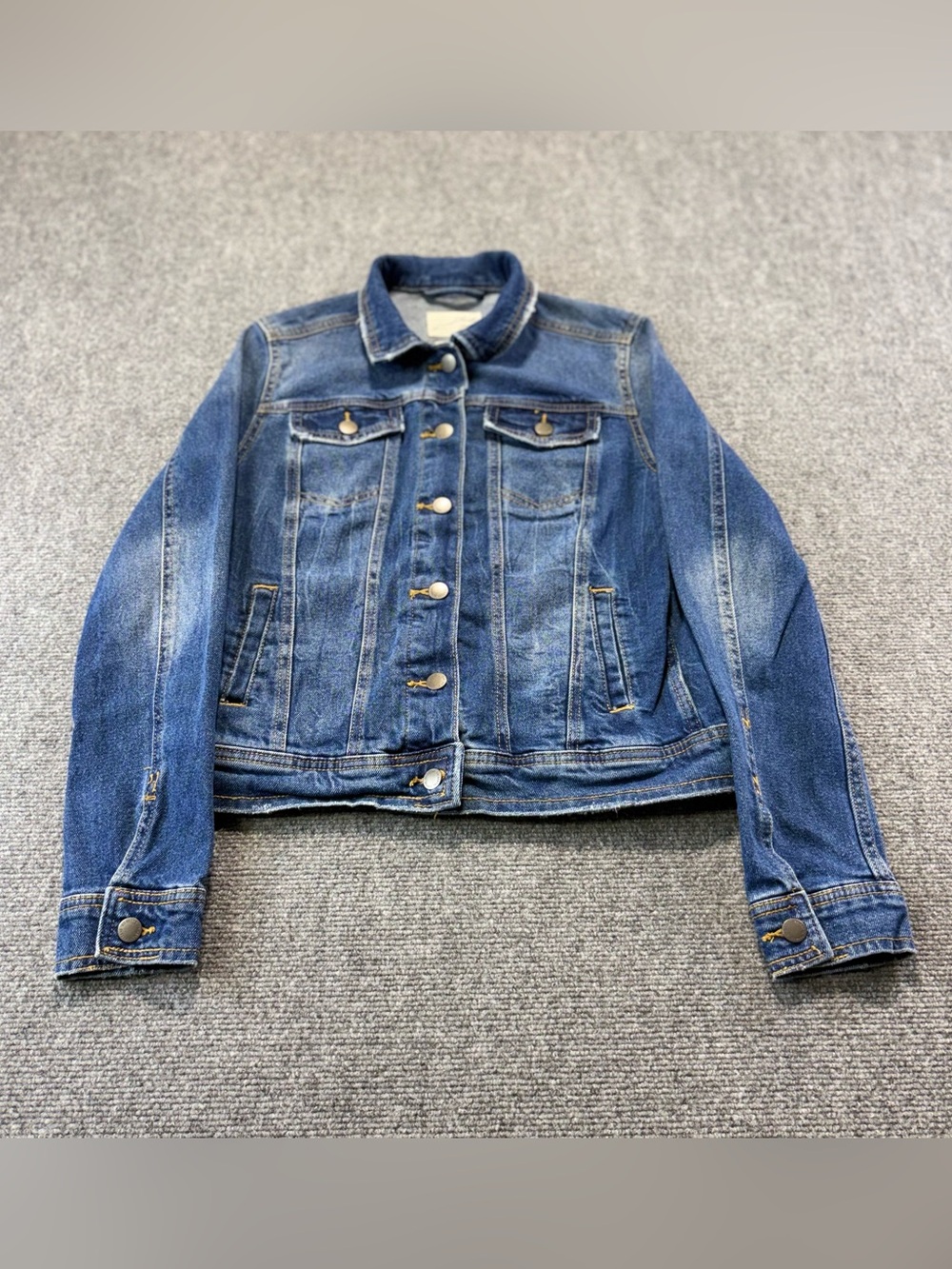Universal Tread FreeBorn Womens Sz
Small Button Up 4 Pocket Blue Dennim
Jacket